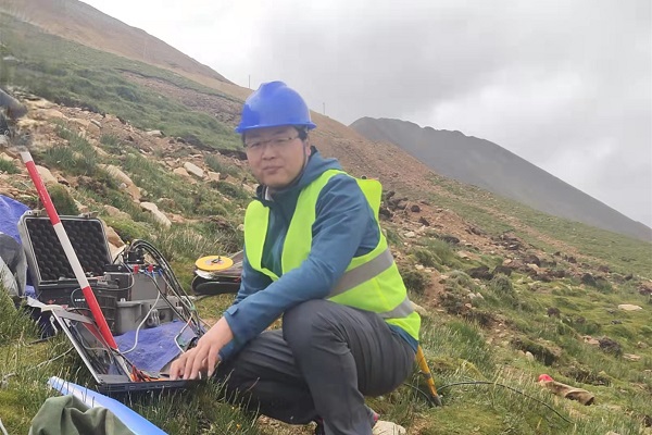 251637828658144660.jpeg 屈挺_副本.jpg